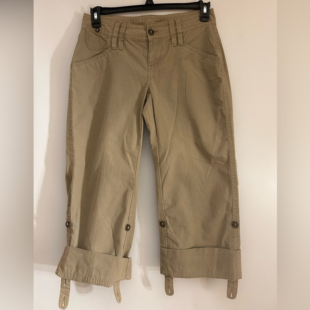 THE NORTH FACE TAN KHAKI CAPRI WOMEN’S PANTS CUFF UP BUTTON LEGS SIZE 6 COTTON